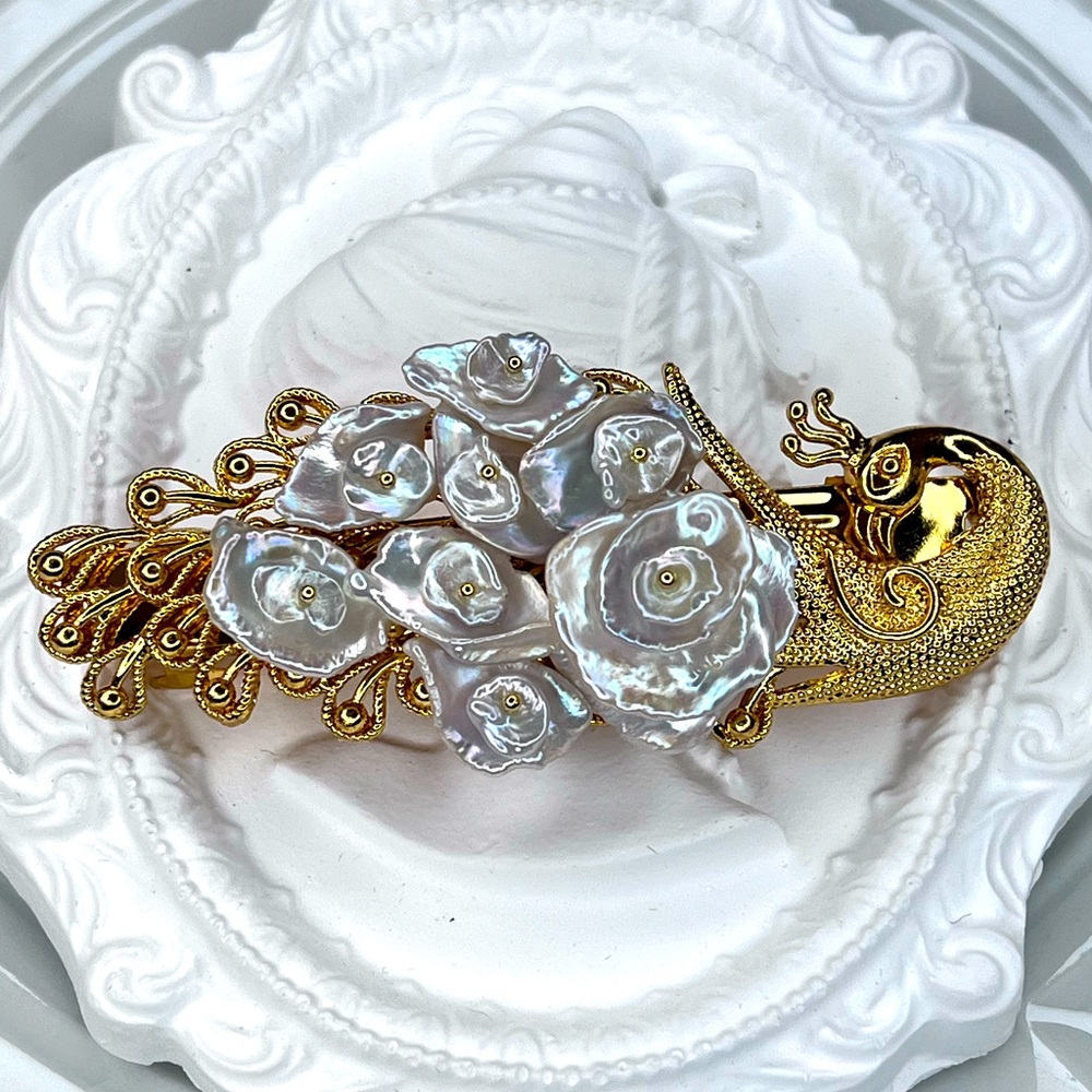 🔥🤩🤩🔥 Custom Handmade Freshwater HQ Multi Layer Keshi Pearl Peacock Hair Clip